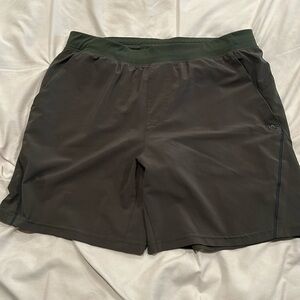 VRST Men's 7” Stealth 2-in-1 Short Olive Army green